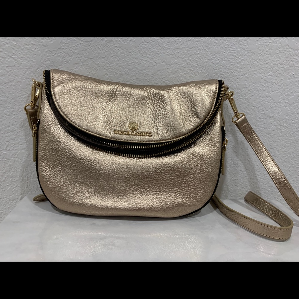NWOT VINCE CAMUTO RIZO GOLD CROSSBODY BAG